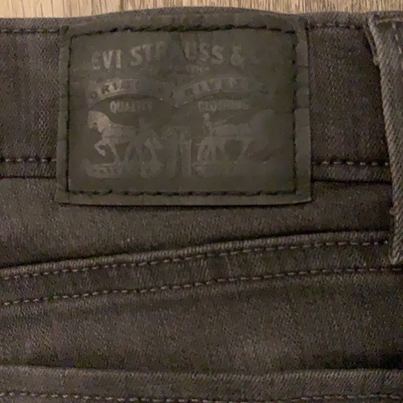 EUC Levi’s Jeans Dark Grey - Picture 5 of 10